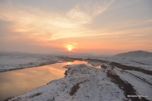 北朝鮮の鉄道から見る夕陽