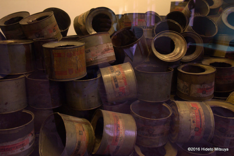 アウシュヴィッツ強制収容所で使われた毒ガス「チクロンB」の空き缶